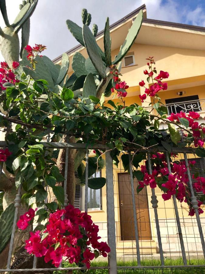 לינה וארוחת בוקר Caria La Rinella מראה חיצוני תמונה